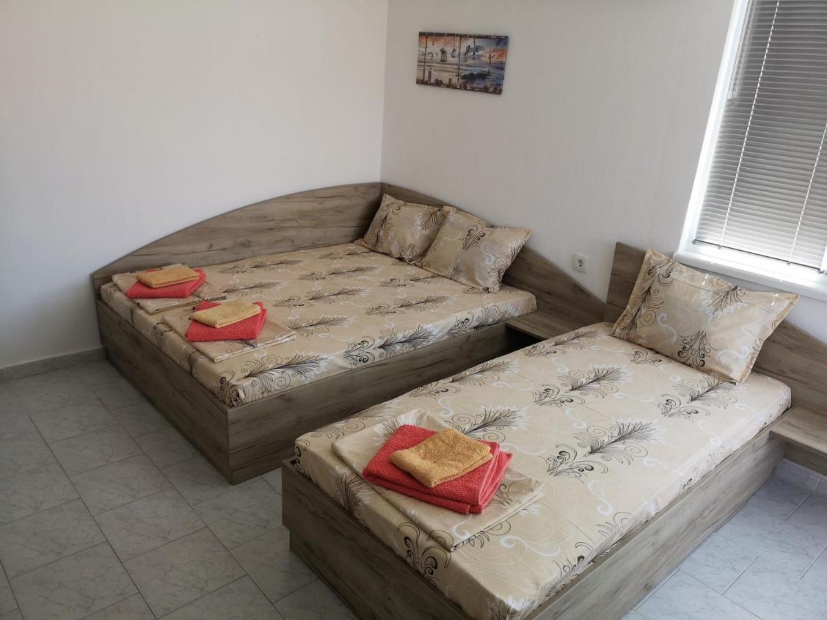 Guestrooms Stoyanovi Черноморец Экстерьер фото